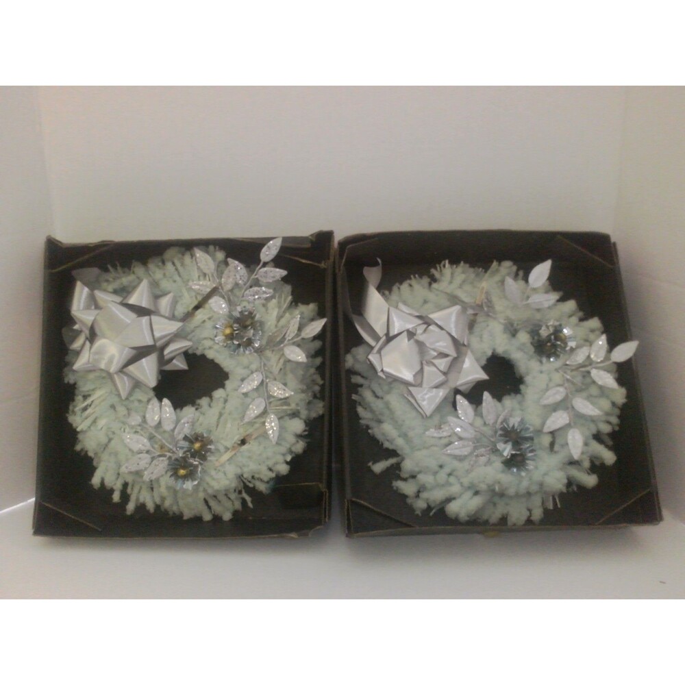 Star Brand 1950 s "Window Pack" Christmas Decoration WREATH Powder Blue Lot 2